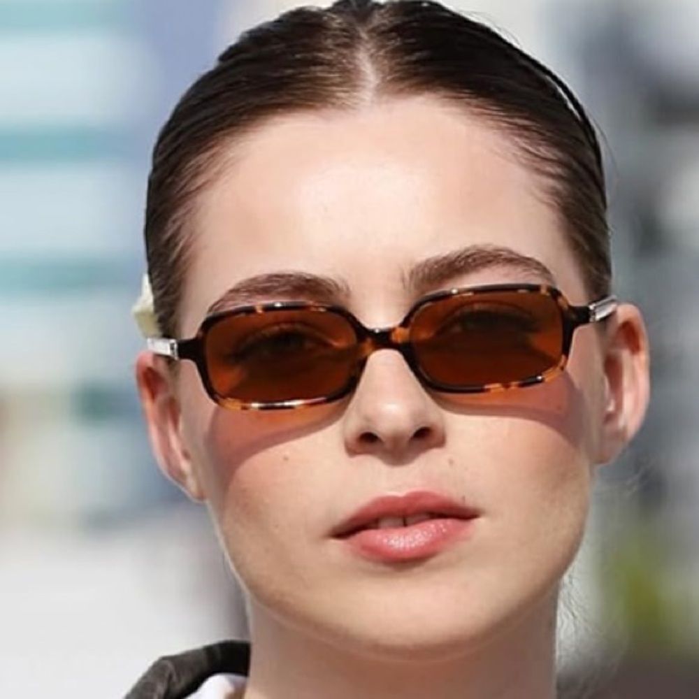 Trendy rectangular sunglasses - Picture 3 of 7